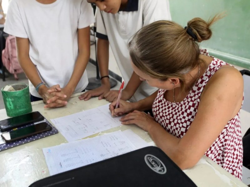 El Gobierno convocó a docentes a un concurso de reubicación por una reforma de la DGE