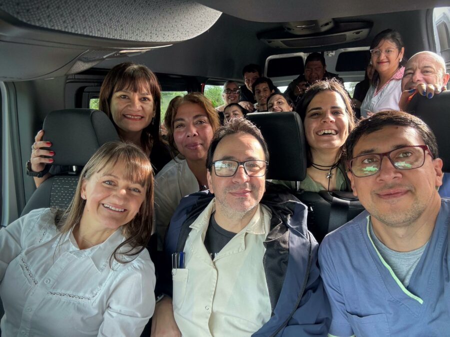 La vicegobernadora Schneider entregó un minibús al centro terapéutico la fortaleza: “Este es el camino de un estado presente que cuida”