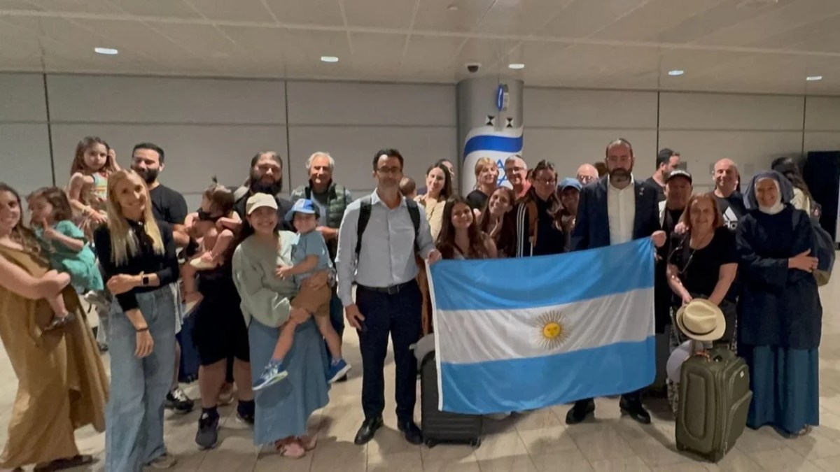 El Gobierno traerá a los argentinos evacuados de Israel, pero desde Roma