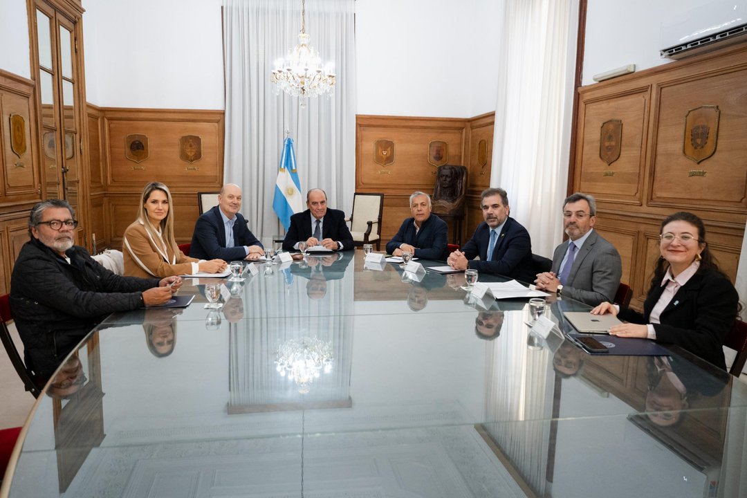 El Consejo de Mayo sesionó sin definiciones, pero prometió reformas clave para diciembre