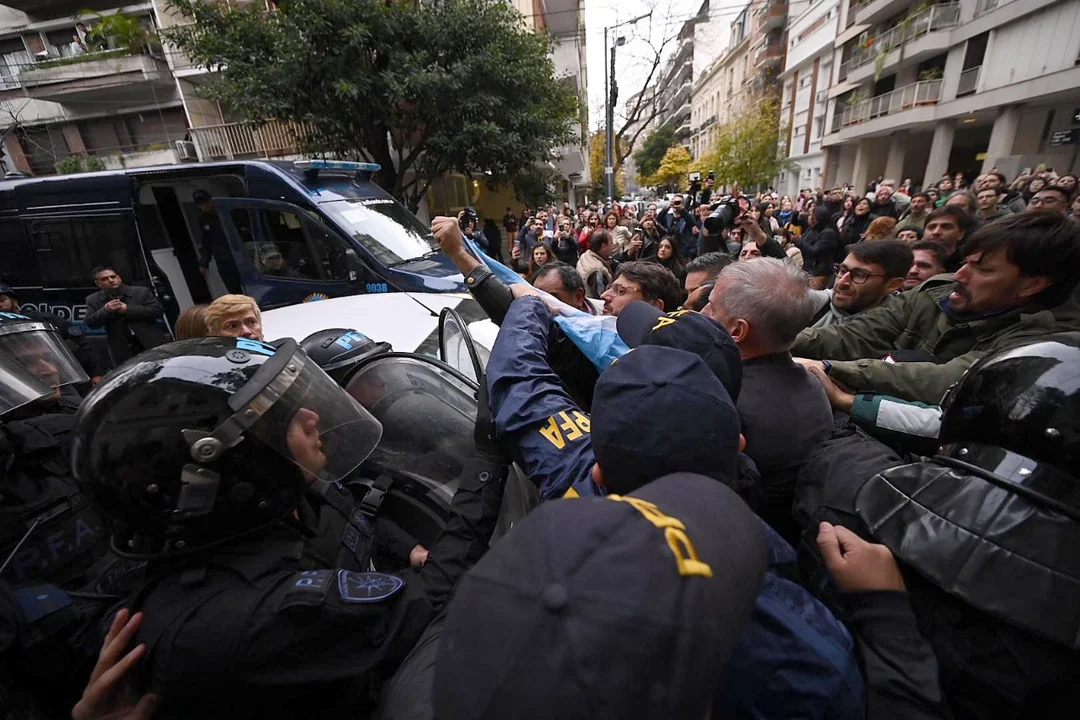 Juan Grabois fue liberado luego de 12 horas detenido por la toma de un edificio público