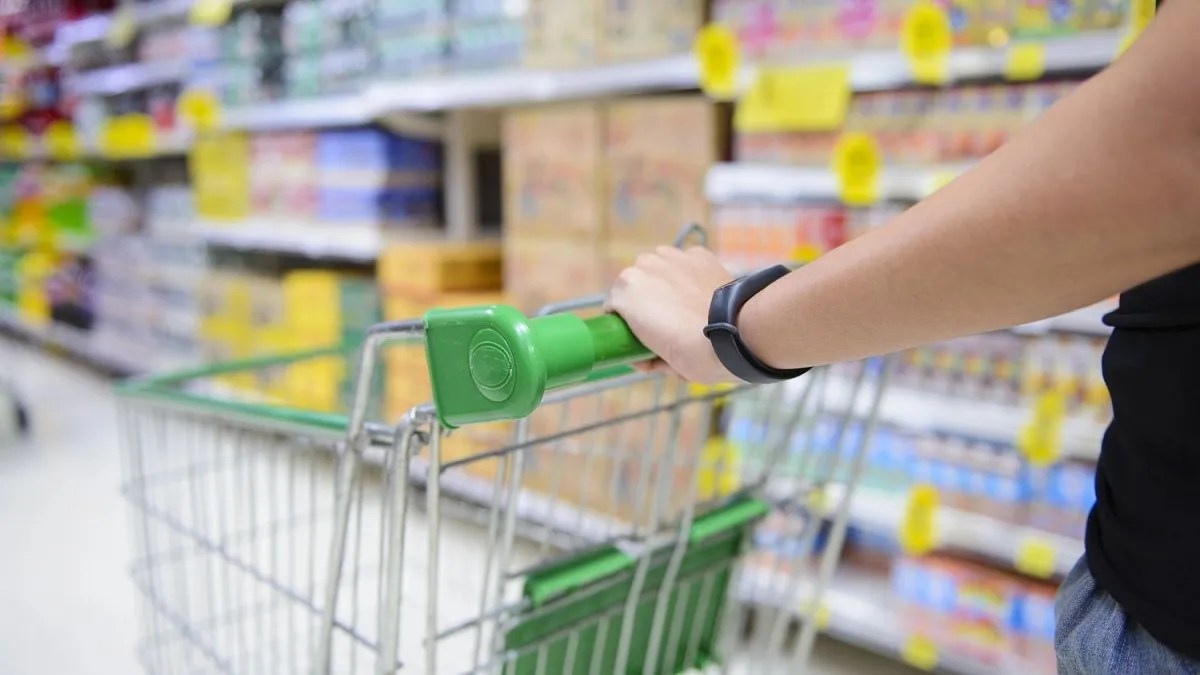 El consumo pierde impulso: caen el crédito y se estancan los salarios reales