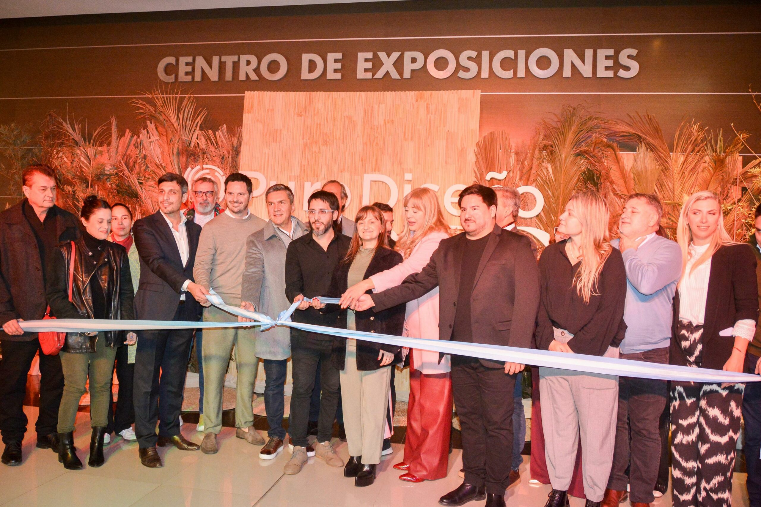 EL GOBERNADOR ZDERO ACOMPAÑÓ LA APERTURA DE LA FERIA PURO DISEÑO RAÍCES EDICIÓN CHACO