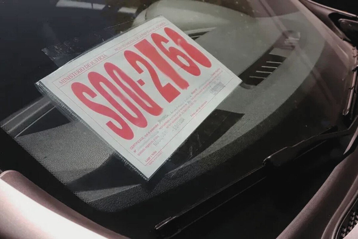 Faltante de patentes: el Gobierno dijo que “no hay demoras” en la entrega, pero hay 600.000 autos sin chapa