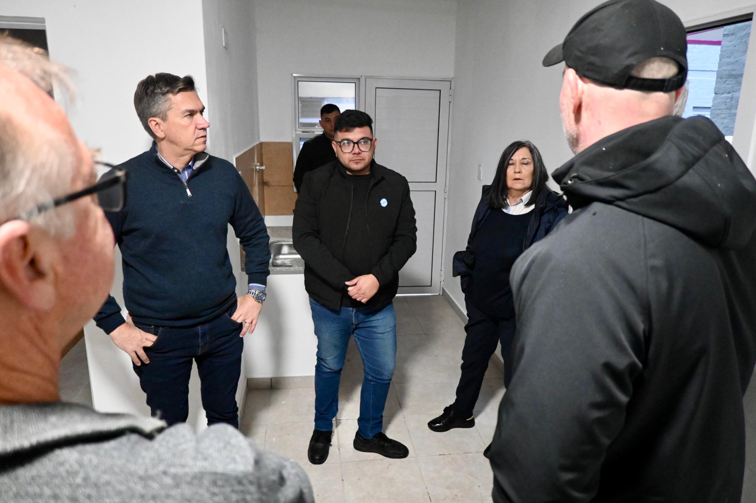 EL GOBERNADOR ZDERO CONSTATÓ EL AVANCE DE LA RENOVACIÓN Y AMPLIACIÓN DE LA RESIDENCIA ESTUDIANTIL N°1 EN RESISTENCIA