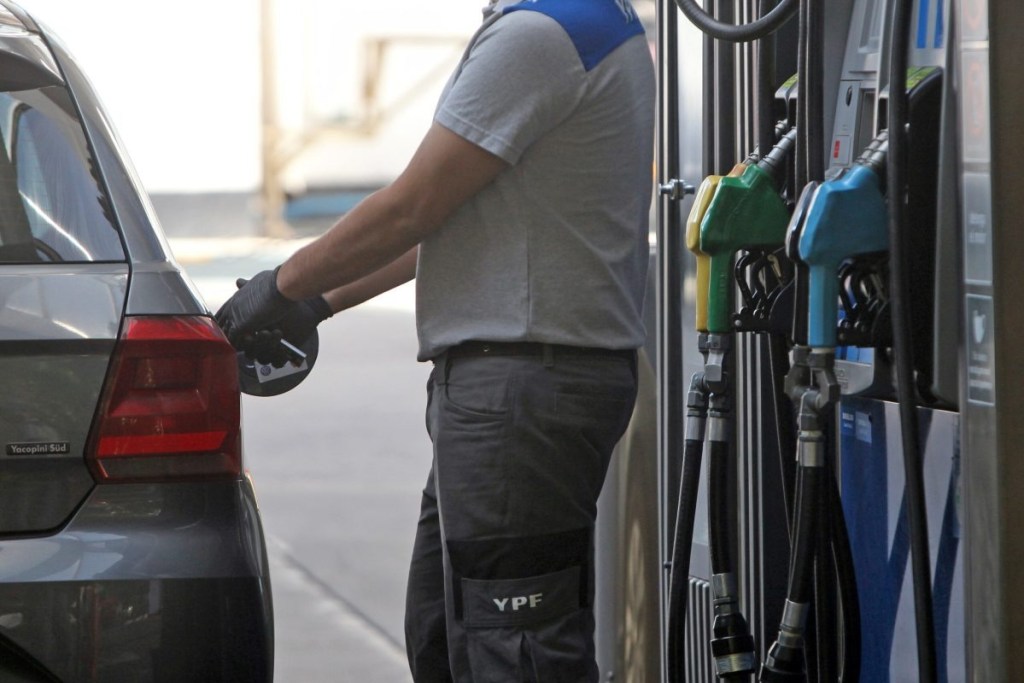 ¿Sube la nafta? Aprobaron un nuevo aumento en los biocombustibles y puede impactar en los surtidores