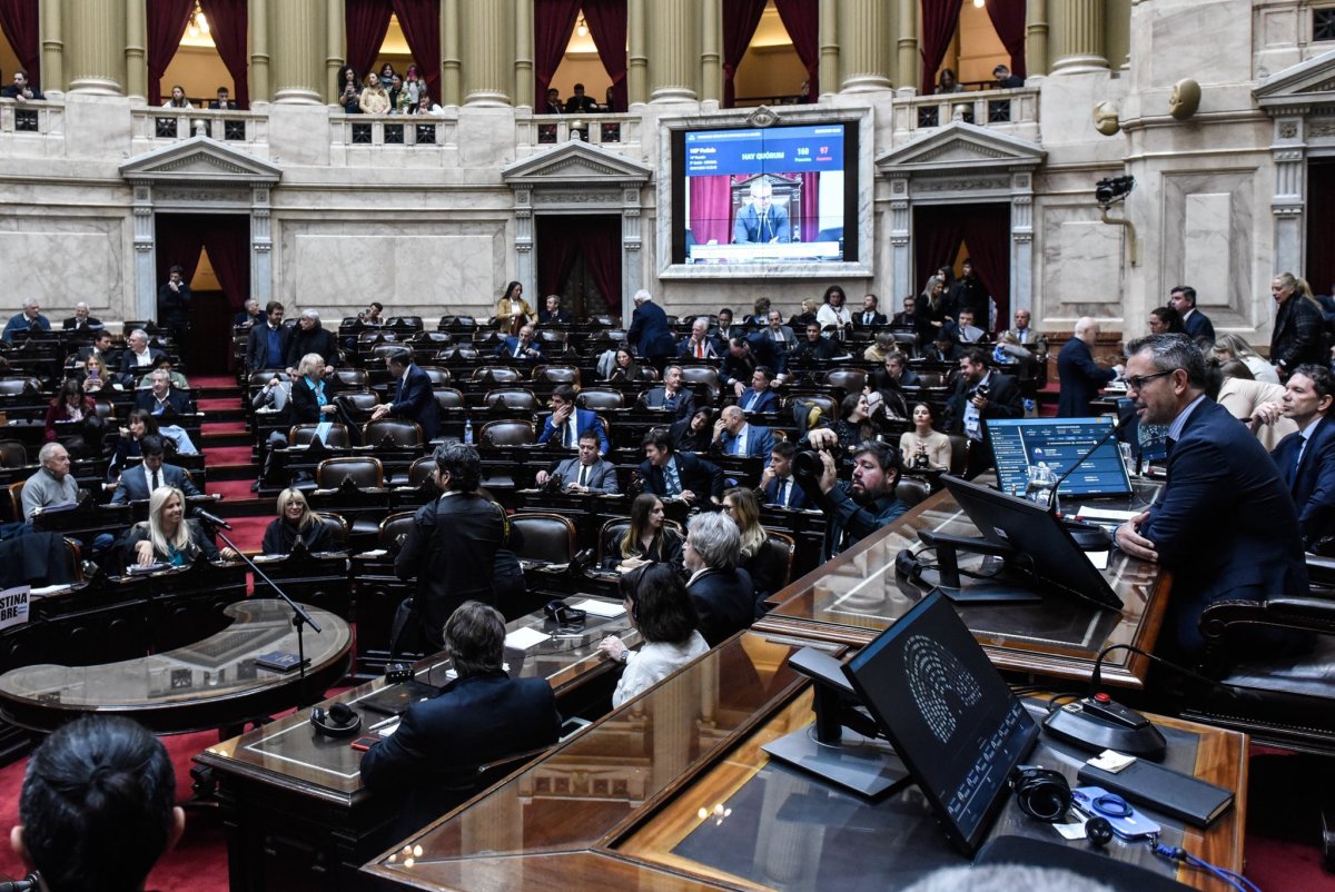 Videos: discusiones y gritos tras una bochornosa sesión en Diputados