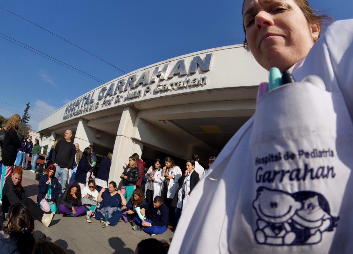 El comunicado del Garrahan mientras se desarrolla una masiva marcha hacia Plaza de Mayo