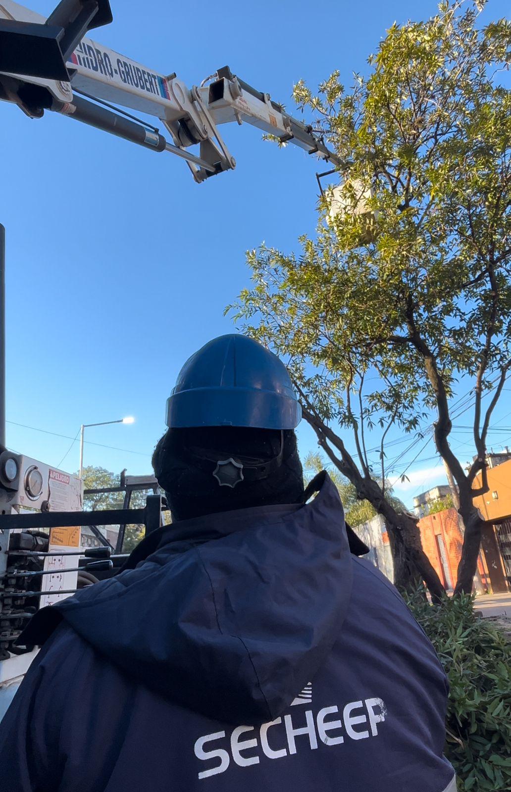 SECHEEP REFUERZA EL FUNCIONAMIENTO DE LA RED DE ALUMBRADO DEL GRAN RESISTENCIA