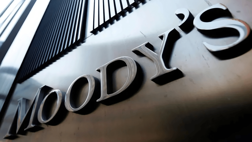 Moody’s mejoró la calificación de Argentina por las reformas económicas y el acuerdo con el FMI