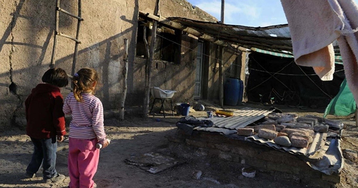 La pobreza infantil bajó al 52,7%, pero UNICEF advirtió sobre desigualdades estructurales y recortes en áreas clave