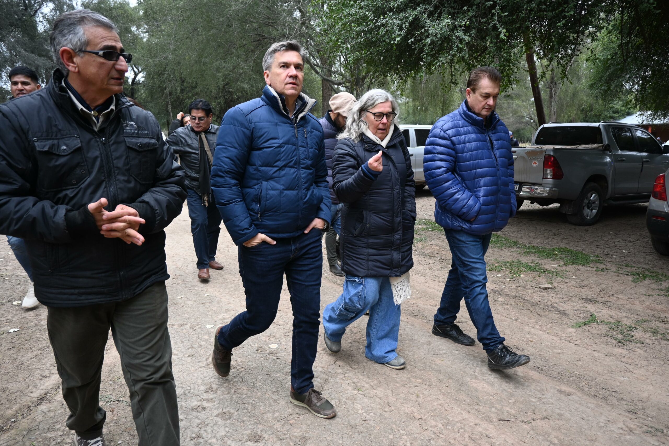 EL SAUZALITO: EL GOBERNADOR ZDERO ENTREGÓ REPRODUCTORES CAPRINOS PARA PROMOVER EL DESARROLLO GANADERO DE LA ZONA