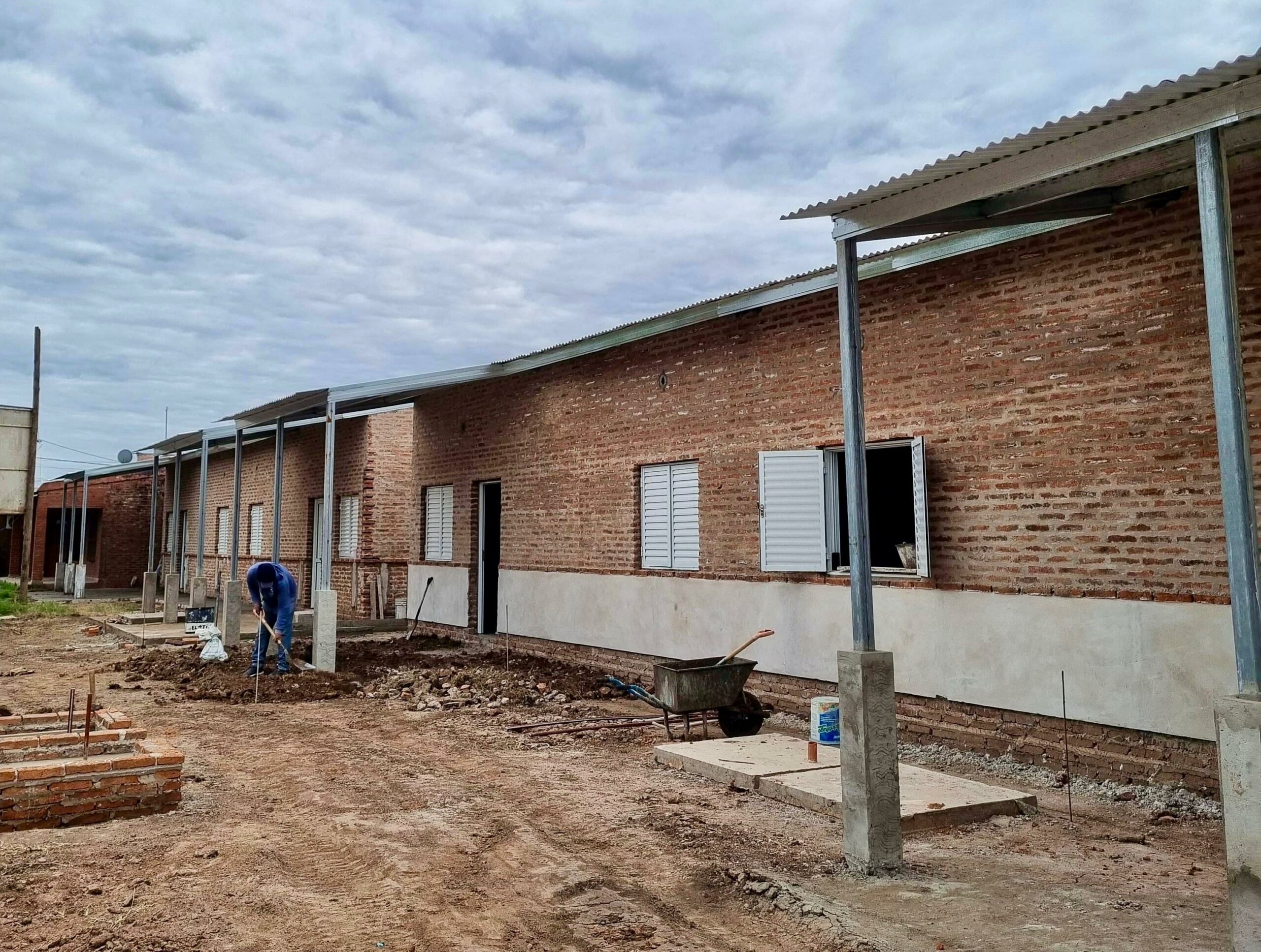 VIVIENDAS EN MARCHA: AVANZAN LAS OBRAS EN EL BARRIO PIÑEYRO Y PUERTA DEL SOL EN SÁENZ PEÑA